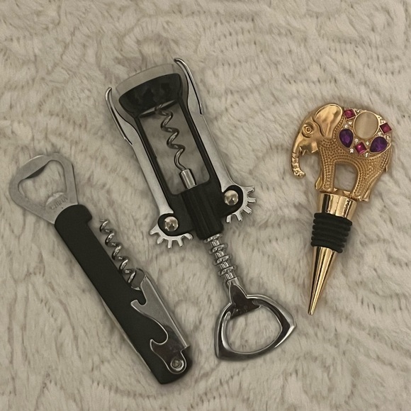 Set of two wine openers and jeweled wine stoppers - Picture 1 of 4